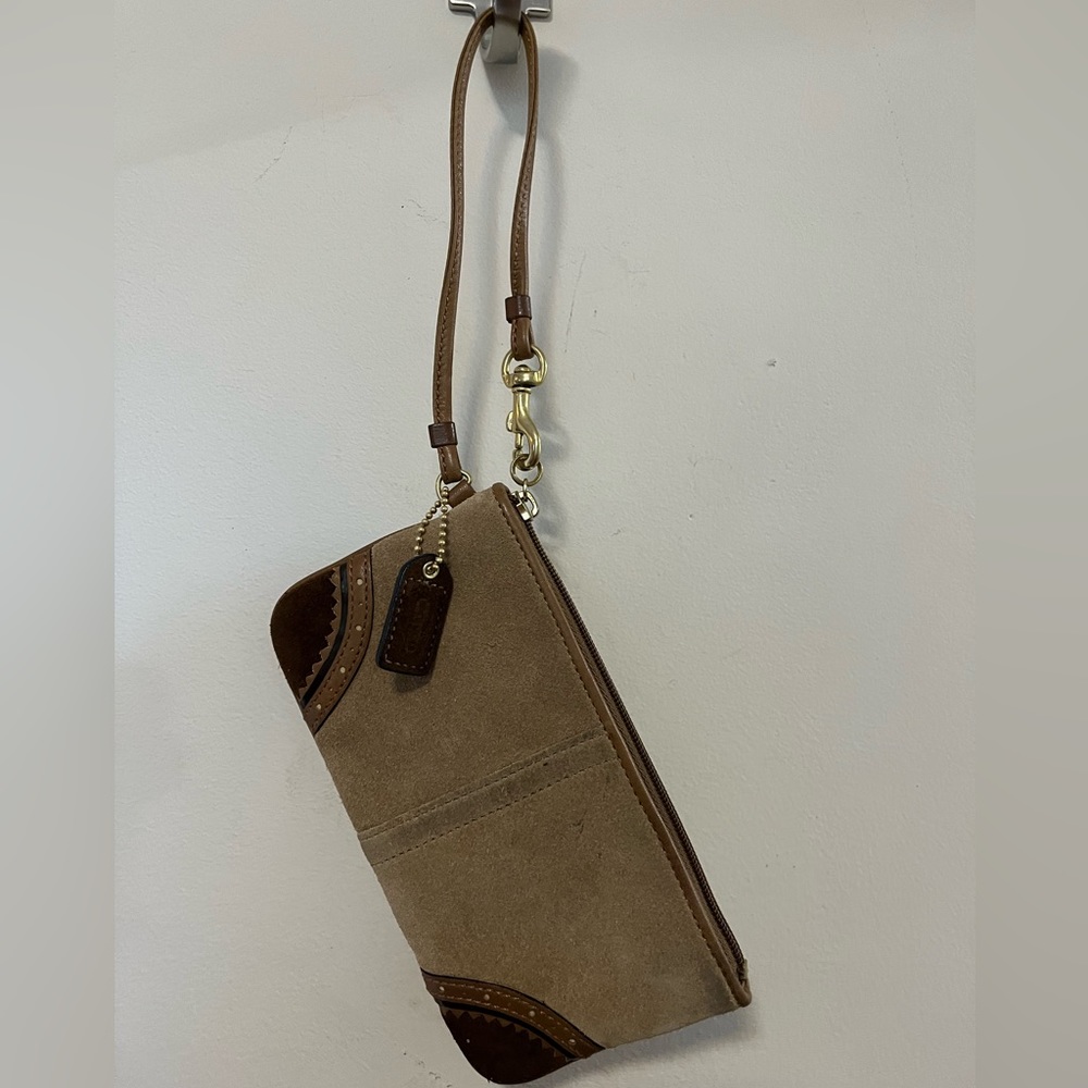 2000’s suede Coach hobo bag with wristlet - Picture 9 of 12